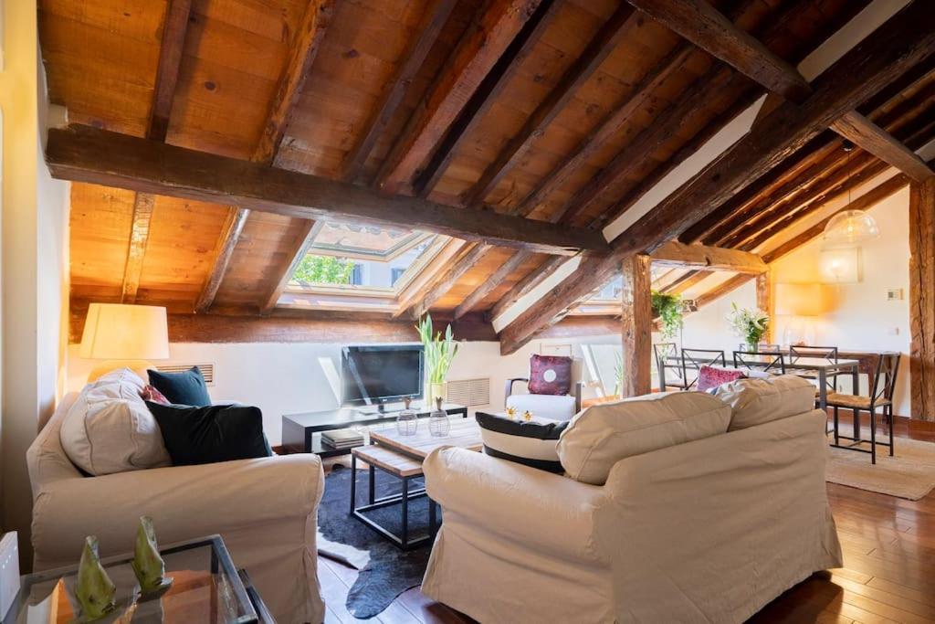 Appartamento Calm And Bright Apartment, Center La Latina D.alb
